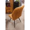Chaise MAGNUS en tissu coloris whisky de style vintage