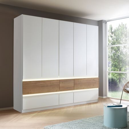 Armoire 226 cm WINDSOR avec 5 portes et 6 tiroirs en décor blanc mat et chene halifax