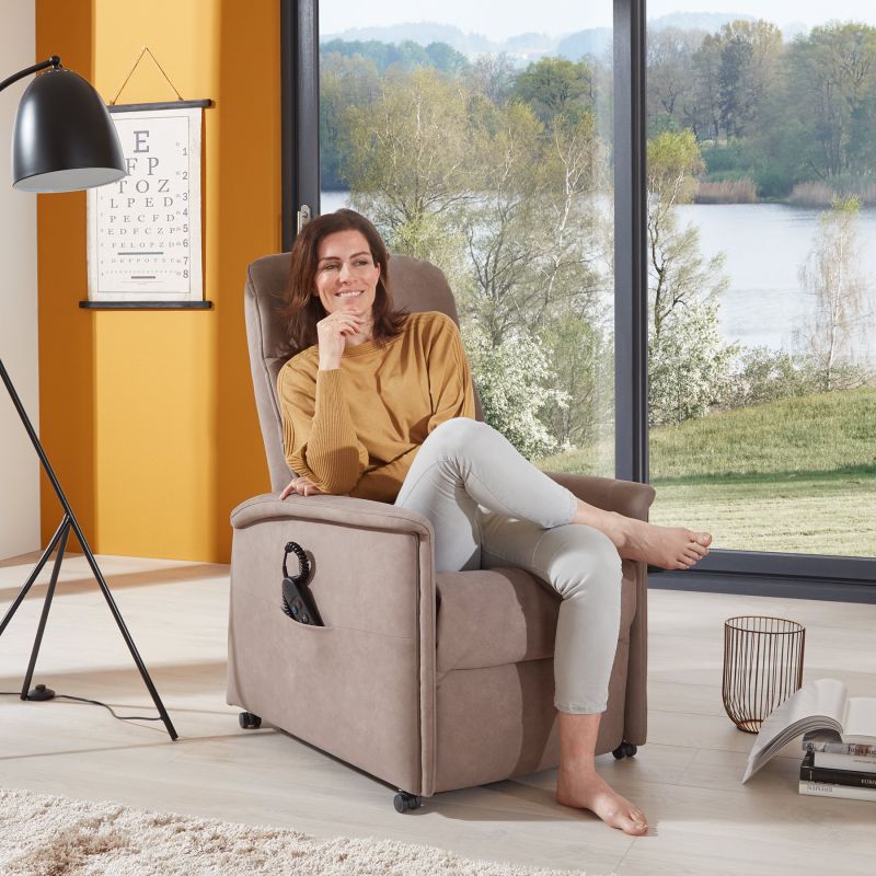 Fauteuil relax électrique H 112 cm en tissu QUARTETT 9051 avec lift de la marque HIMOLLA