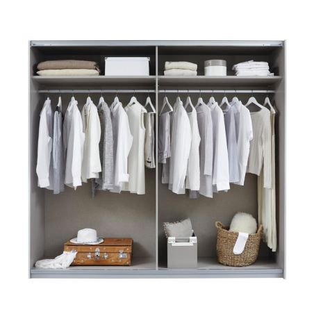 Armoire Boston 226 cm en décor blanc neige et chêne Artisan avec 2 portes coulissantes