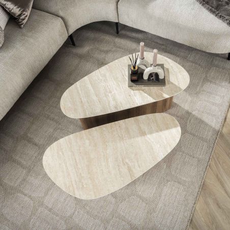 Set de 2 tables basses ARMAND en céramique finition travertin - forme triangulaire