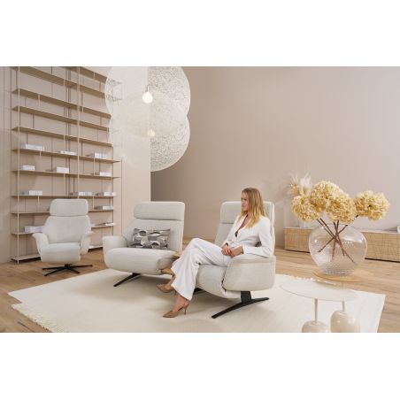 Canapé trapèze 2 places Lounger 4362 en tissu avec 2 relax électriques et table intermédiaire full option - HIMOLLA